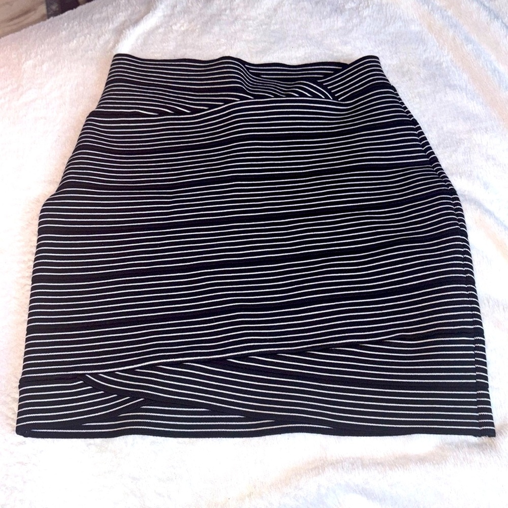 BCBGMAXAZRIA bandage skirt black and white striped skirt